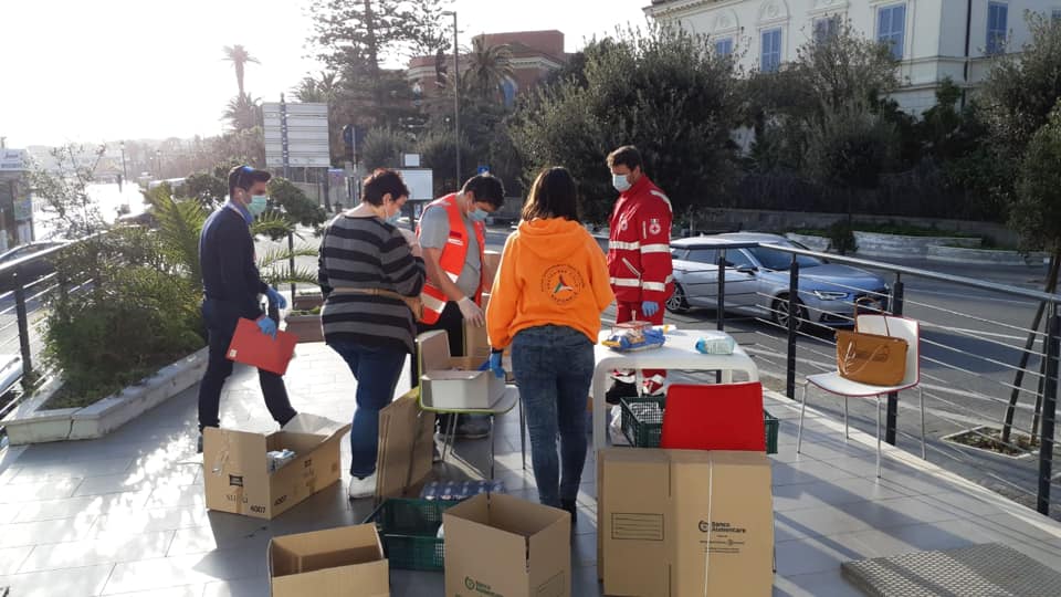 Raccolta generi alimentari al tempo del Covid